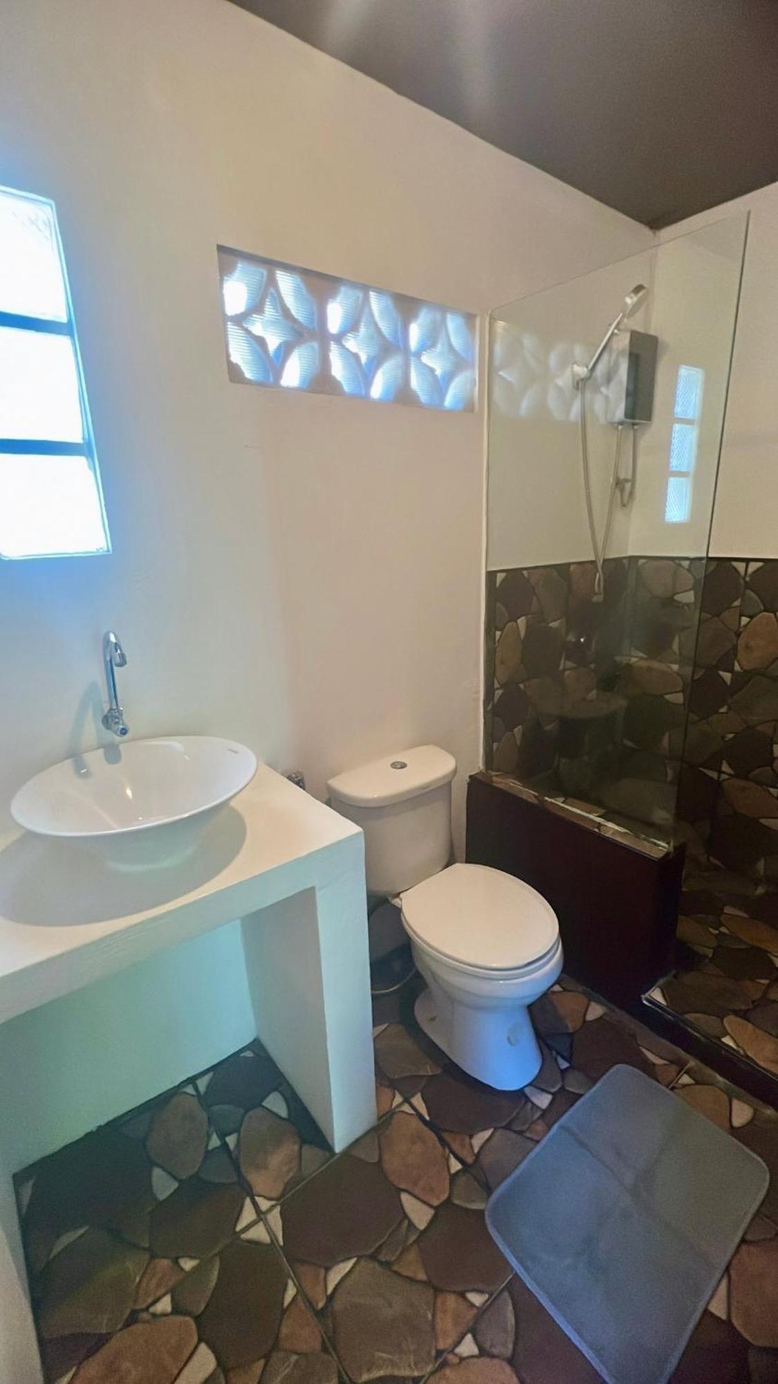 Yay Lodge Siargao, Private Room 1 With Ac & Hot Shower And Fast Starlink Wifi General Luna  Exteriör bild