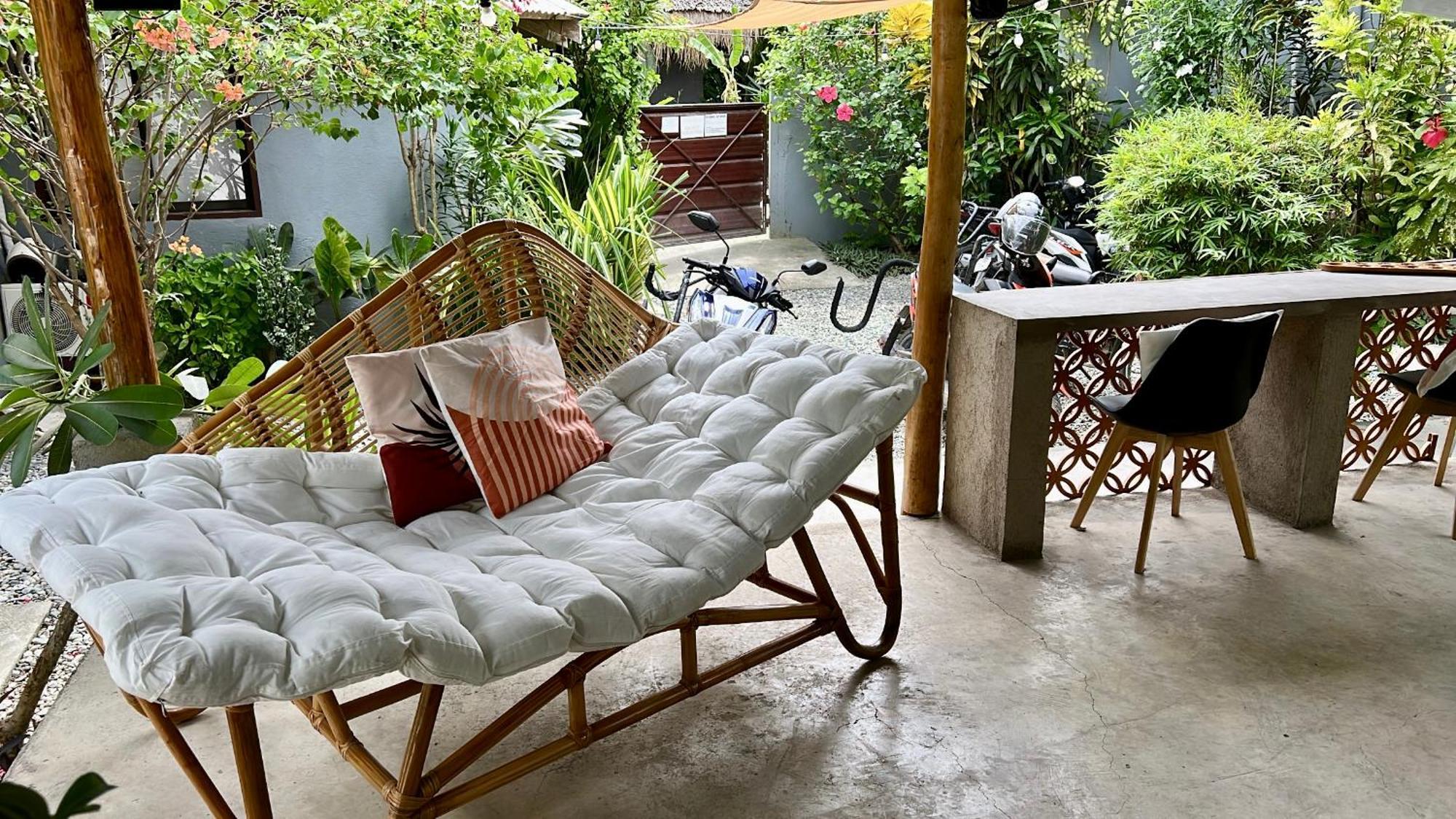 Yay Lodge Siargao, Private Room 1 With Ac & Hot Shower And Fast Starlink Wifi General Luna  Exteriör bild
